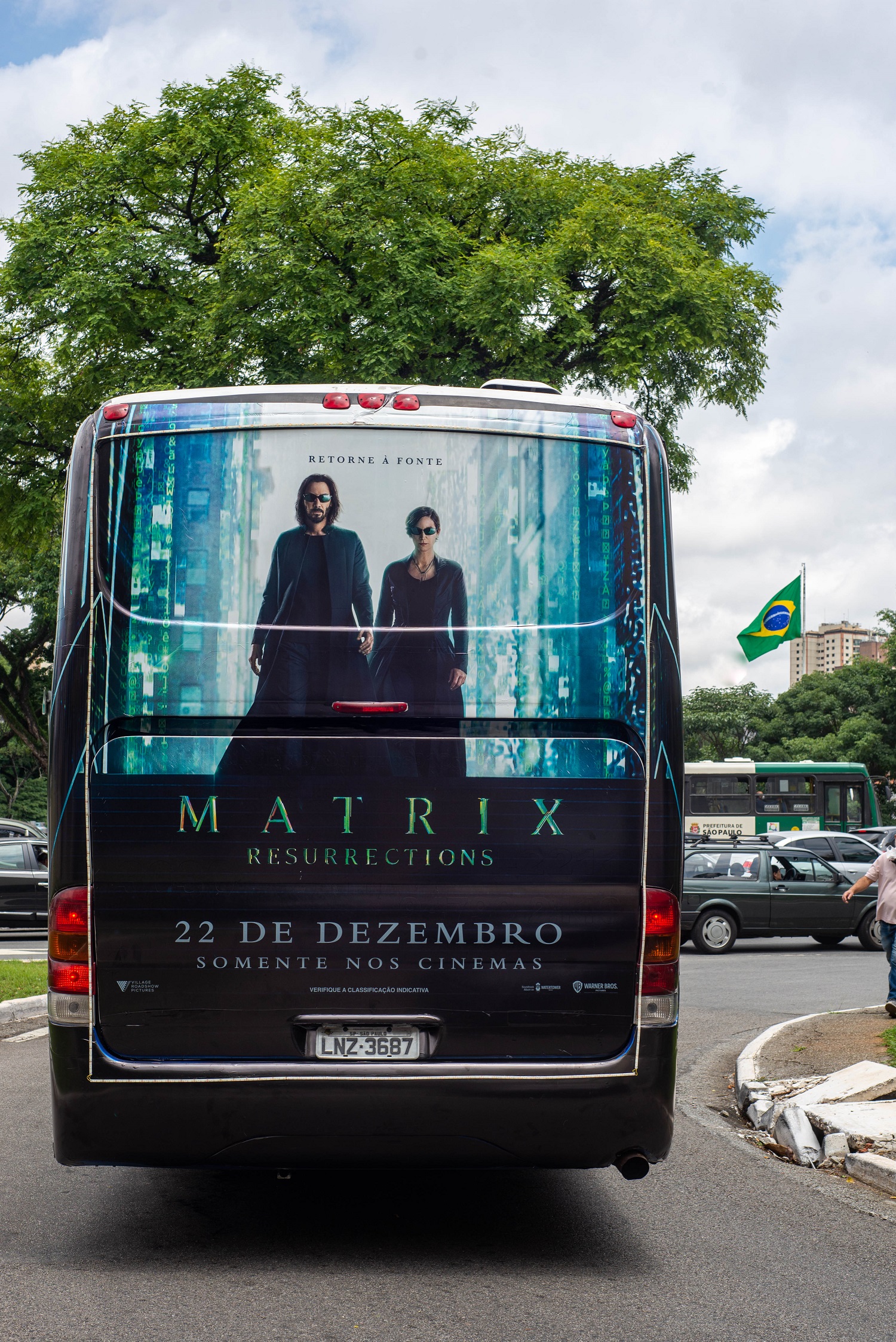 Matrix-Resurrections-Onibus-especial-Warner-Bros.-Pictures