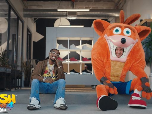 Crash se aventura no mundo do hip hop em vídeo promocional