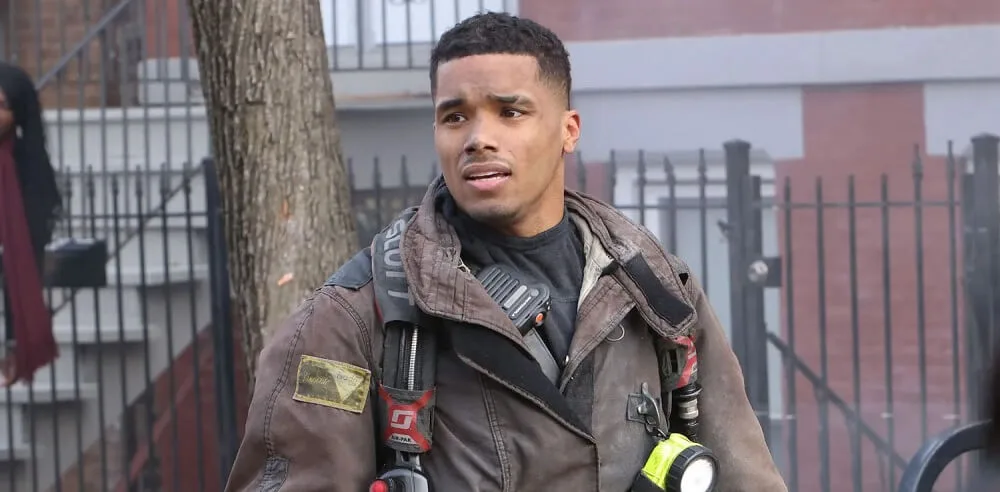 Rome Flynn, o intérprete de Derrick Gibson na série Chicago Fire, é o mais novo bombeiro a deixar o programa após seis episódios.