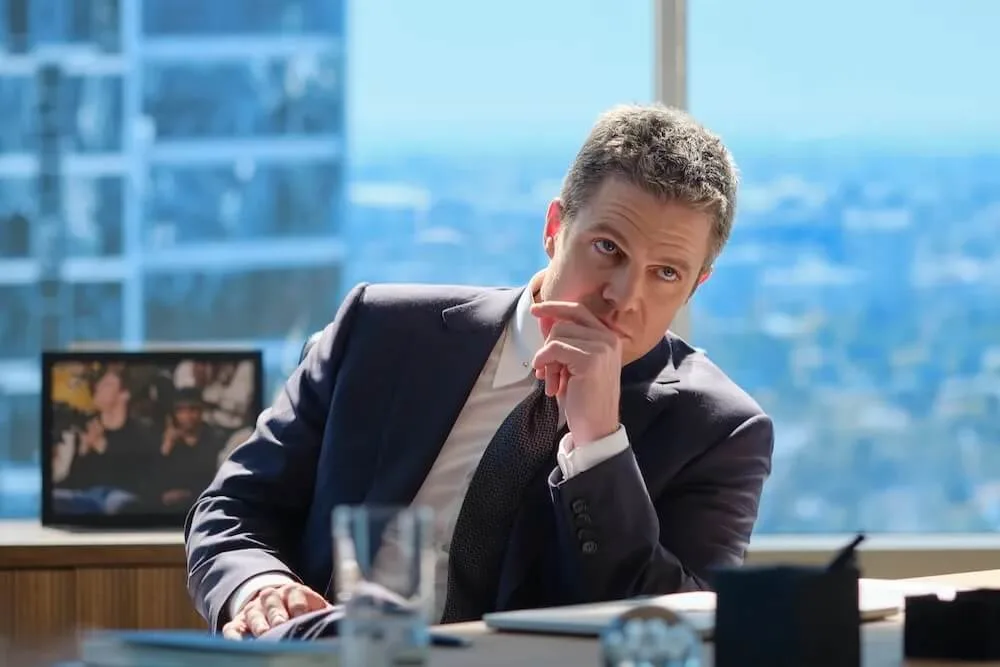 Suits LA: Stephen Amell surge em primeira imagem da nova série