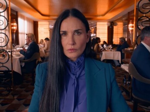 Demi Moore busca juventude no trailer do terror A Substância