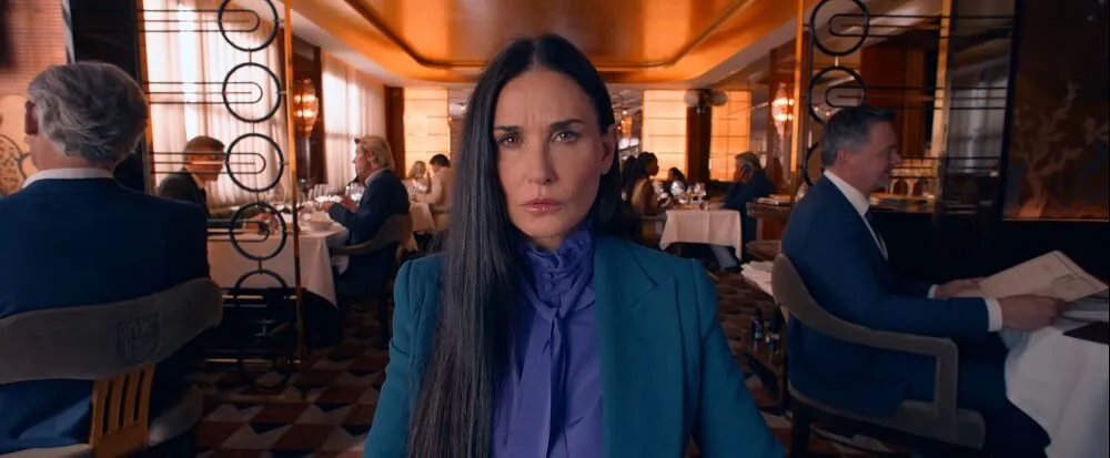 Demi Moore busca juventude no trailer do terror A Substância