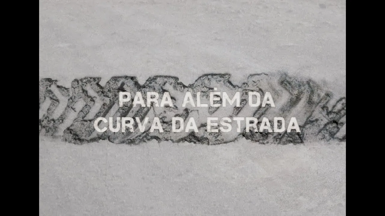 para além da curva da estrada