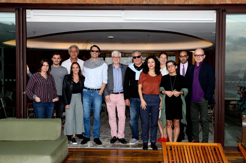 Julia Jordão, Hugo Bonemer, Paulo Gorgulho, Claudia Tajes, Caio Gullane, Roberto Rios, Luis Peraza, Marina Person, Flavia Vigio, Fabrizia Pinto, Nathaniel Brendel e Bruno Barreto hbo