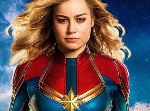 brie larson trajada como capitã marvel em poster