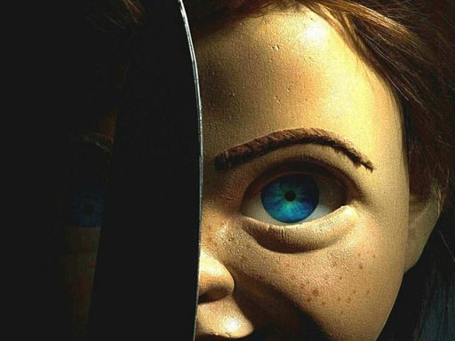 poster de brinquedo assassino com boneco chucky