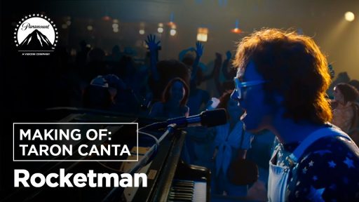 Taron Egerton em cartaz de Rocketman