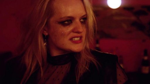 Elizabeth Moss em cena de Her Smell