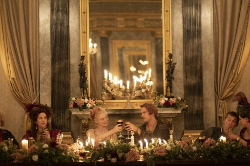 The-Great-Elle-Fanning-e-Nicholas-Hoult-foto-Ollie-Upton