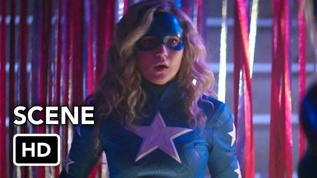 Sideral vs Lady Shiva em cena completa do episódio 1x07 de Stargirl!