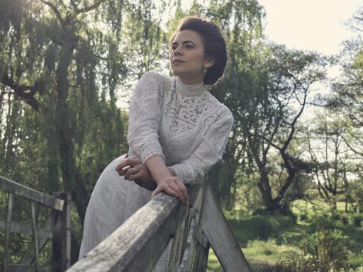 howards-end-starzplay-starz-hayley-atwell