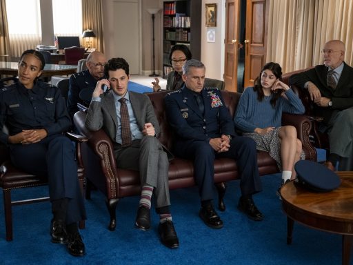 space-force-2a-temporada-netflix-serie-greg-daniels-steve-carell-episodio-2x01