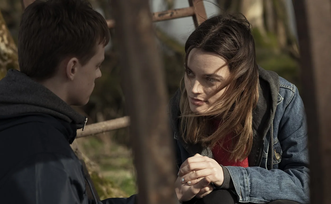 o segredo do lago emma mackey elite filmes