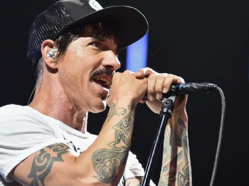 Anthony Kiedis, vocalista do Red Hot Chili Peppers, vai ganhar cinebiografia