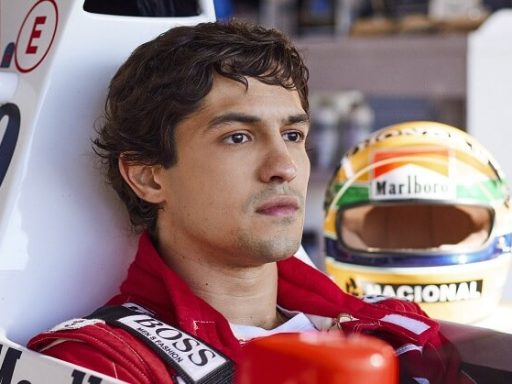 Gabriel Leone como Senna