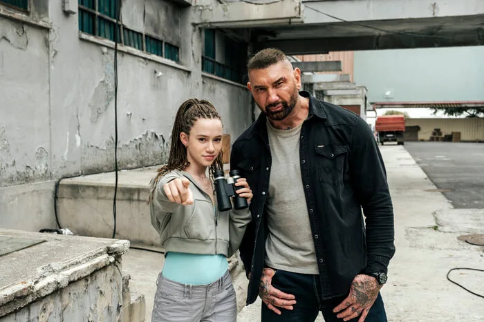 Chloe Coleman e Dave Bautista revivem parceria em Aprendiz de Espiã Na Cidade Eterna