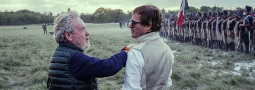 Ridley Scott no set de filmagens do filme "Napoleão"