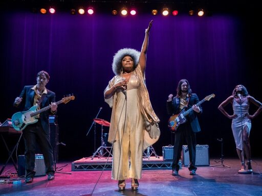 Lifetime apresenta Gloria Gaynor I Will Survive, cinebiografia do ícone da Disco Music