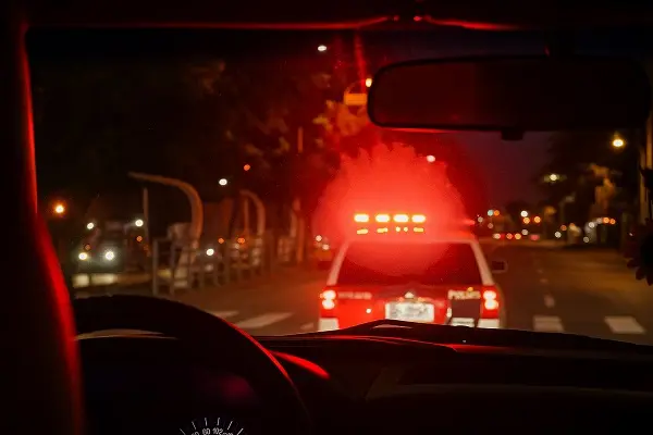 Noite de Perseguição A&E estreia nova temporada de Operação Policial e a série Linha de Combate