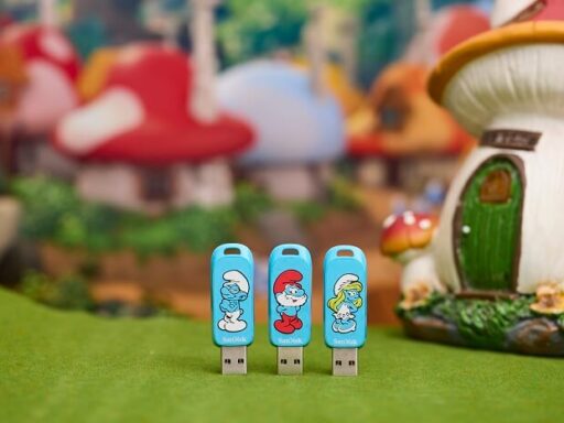 Sandisk lança pendrives temáticos dos Smurfs com game pré-instalado