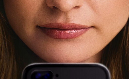 Deu Match A Rainha dos Apps de Namoro filme do Disney+ ganha fatos e curiosidades da história real sobre Whitney Wolfe (Tinder e Bumble)