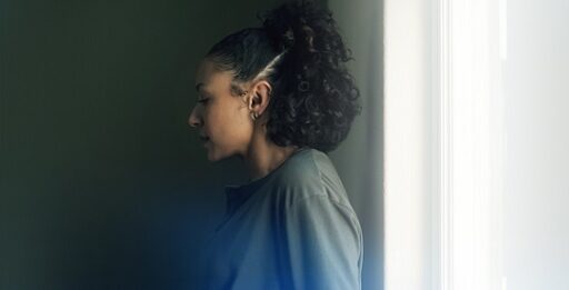 A Vizinha que Sabia Demais (The Neighbor Who Saw Too Much, 2024, EUA) - crítica do filme Lifetime