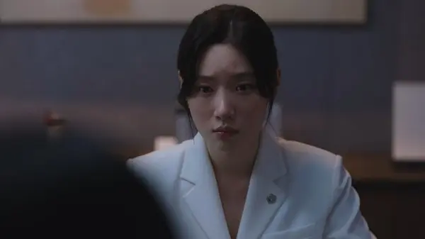 Cena do Final de Além do Direito, K-Drama da Netflix - crítica do EPISÓDIO 12