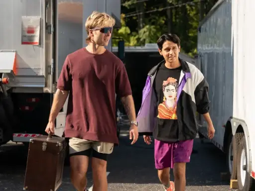 Análise e Recapitulação do Episódio 6 de Chad Powers O Quarterback, série do Disney+