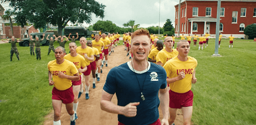 Boots (2025) - crítica da série Netflix