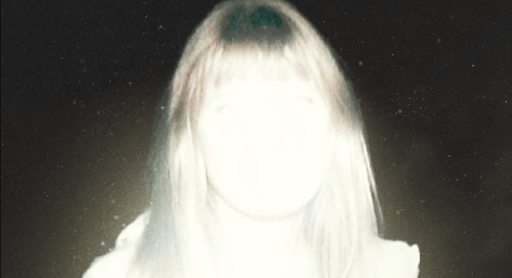 Terror em Shelby Oaks (2025) - Crítica, Fatos e Curiosidades do Filme