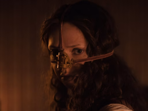 A Meia-Irmã Feia (The Ugly Stepsister, 2025) - Crítica do Filme de Terror dirigido por Emilie Blichfeldt