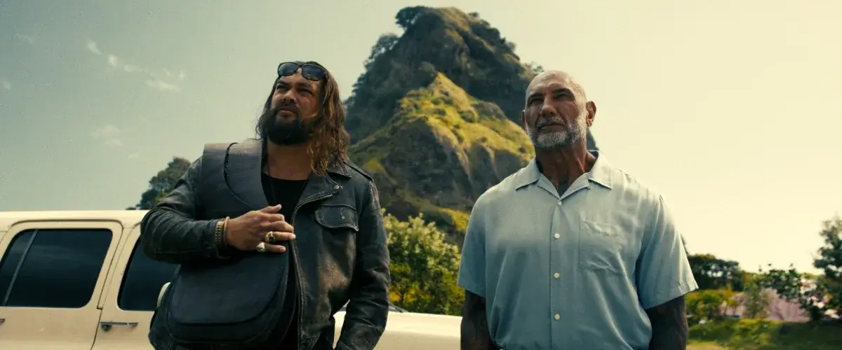 Dupla Perigosa (2026) Crítica do Filme com Jason Momoa e Dave Bautista do Prime Video
