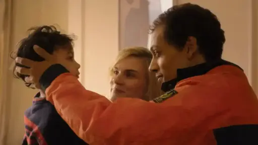 Crítica e Resumo do Episódio 1 de A Testemunha (2026), Série True Crime da Netflix