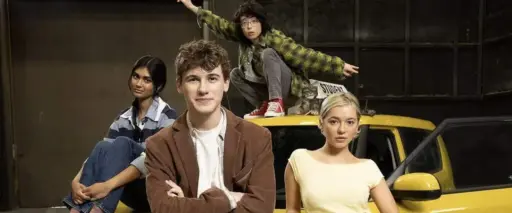 Tomando Rumo (Driver's Ed, 2025) Crítica Fatos do Filme