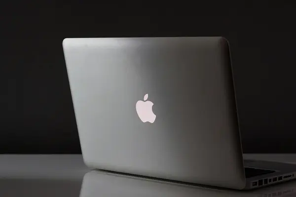 Cleaner gratuito ou pago no Mac como escolher a opção certa - marcin-nowak-0l1QuxkBDUw-unsplash