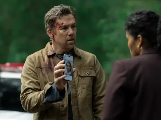Desaparecida (Last Seen) Resumo do Episódio 1 da Série do Apple TV, intitulado ''O Despachante''