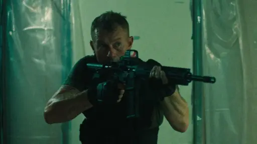 King Ivory - Vício das Ruas (2025) Crítica do Filme de Ação de John Swab