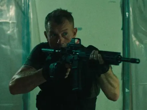 King Ivory - Vício das Ruas (2025) Crítica do Filme de Ação de John Swab